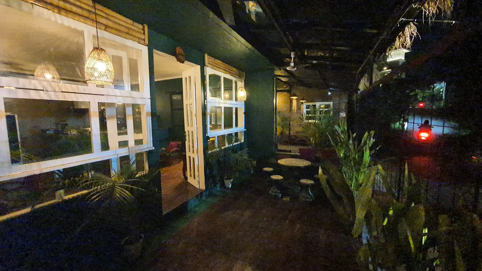 Restaurant & Lounge Bar Business Opportunity — For Sale or Lease — Canggu Bali