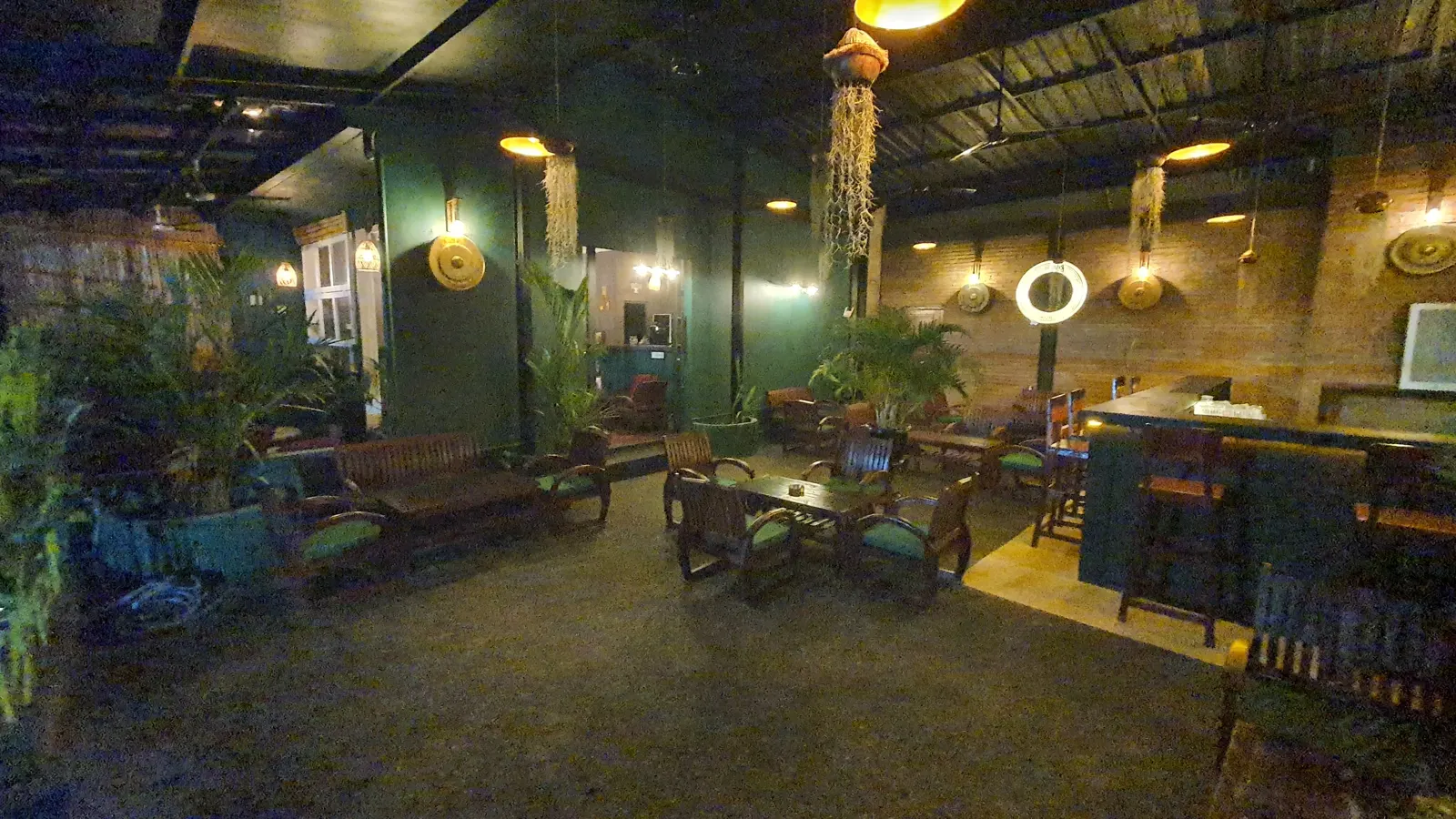 Restaurant & Lounge Bar Business Opportunity — For Sale or Lease — Canggu Bali